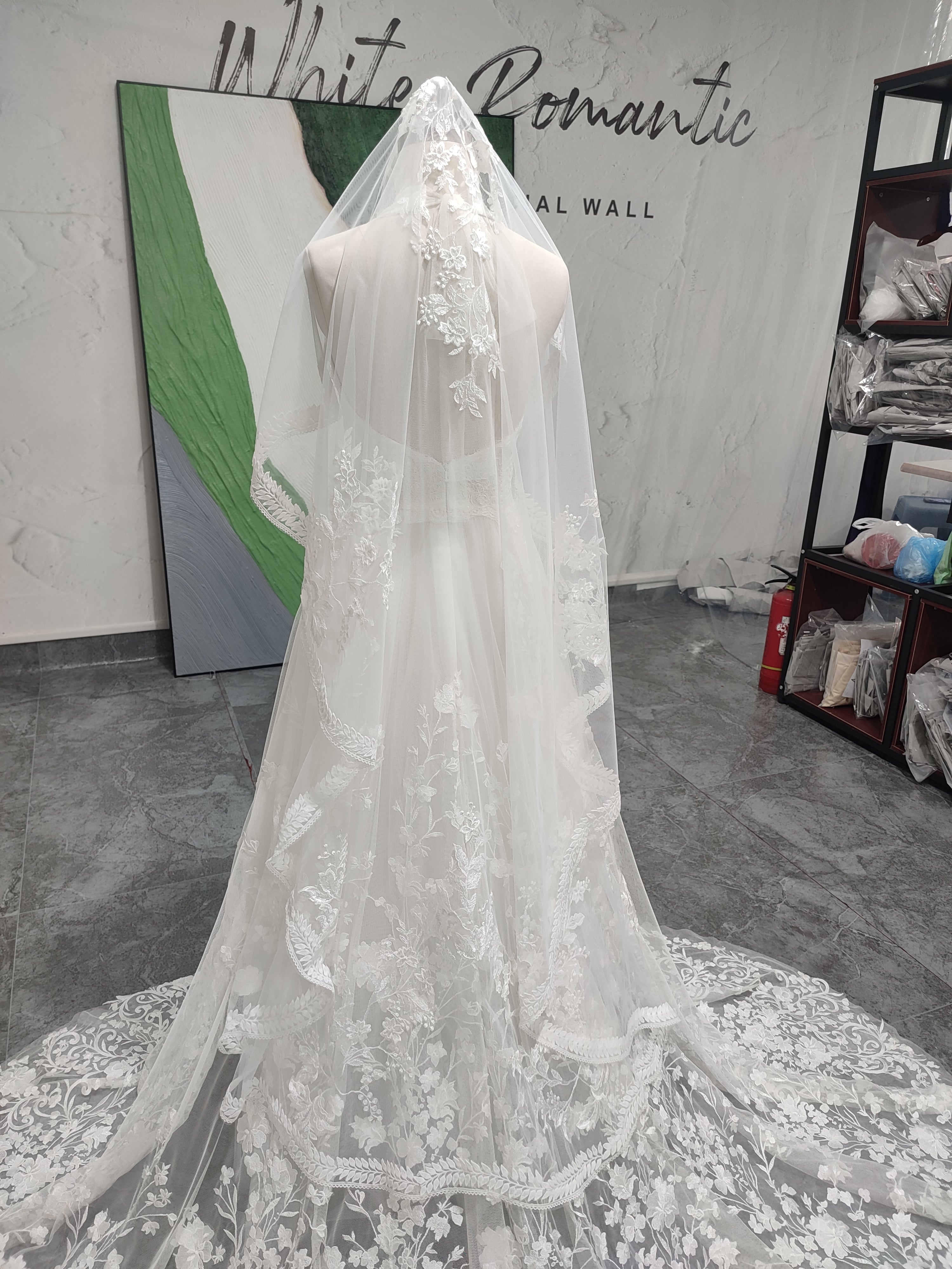 Halter Neckline Wedding Dress With Veil
