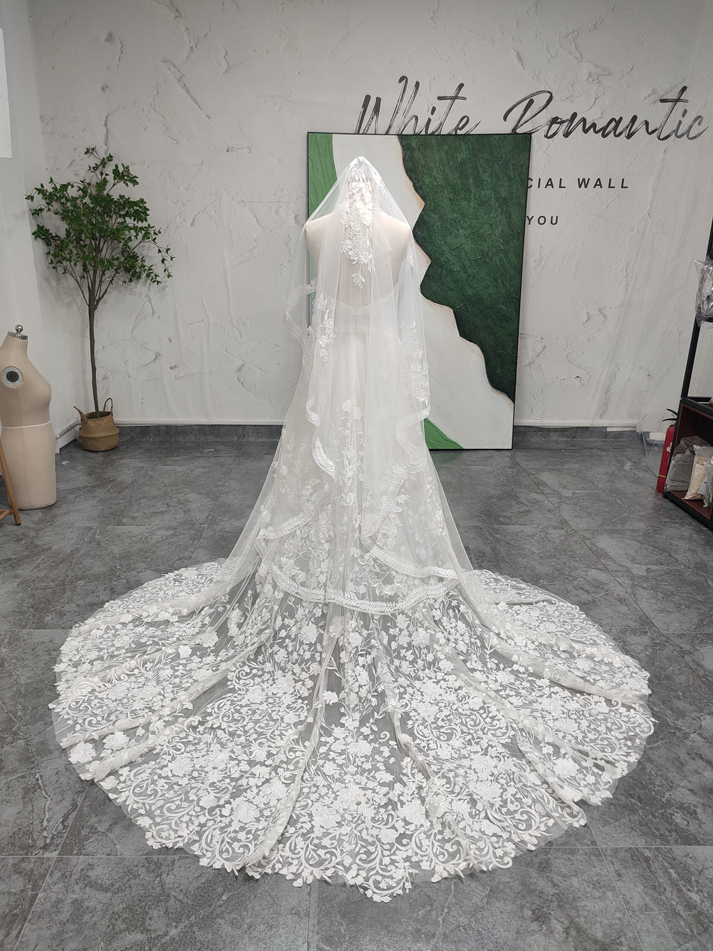 High Quality Floral Lace Wedding Dress