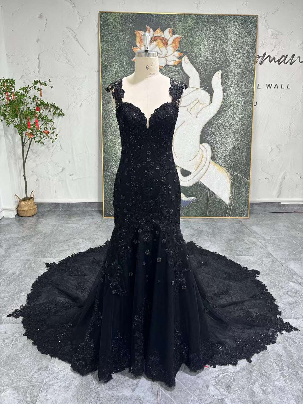 Mermaid Sexy Back Black Lace Wedding Dress