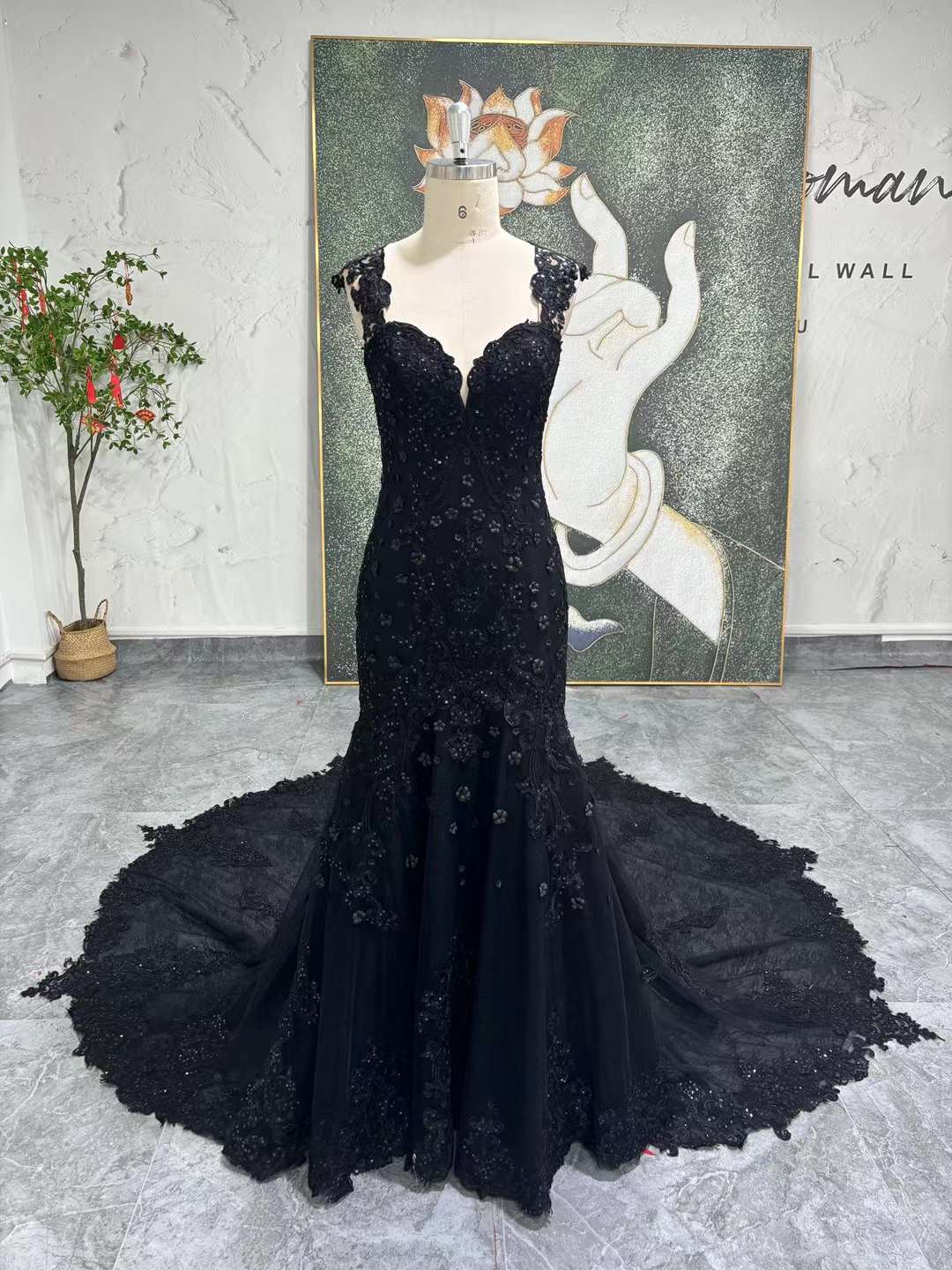 Mermaid Sexy Back Black Lace Wedding Dress