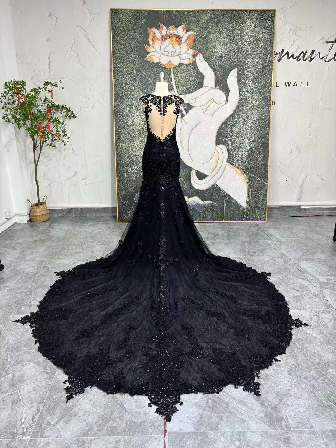 Mermaid Sexy Back Black Lace Wedding Dress