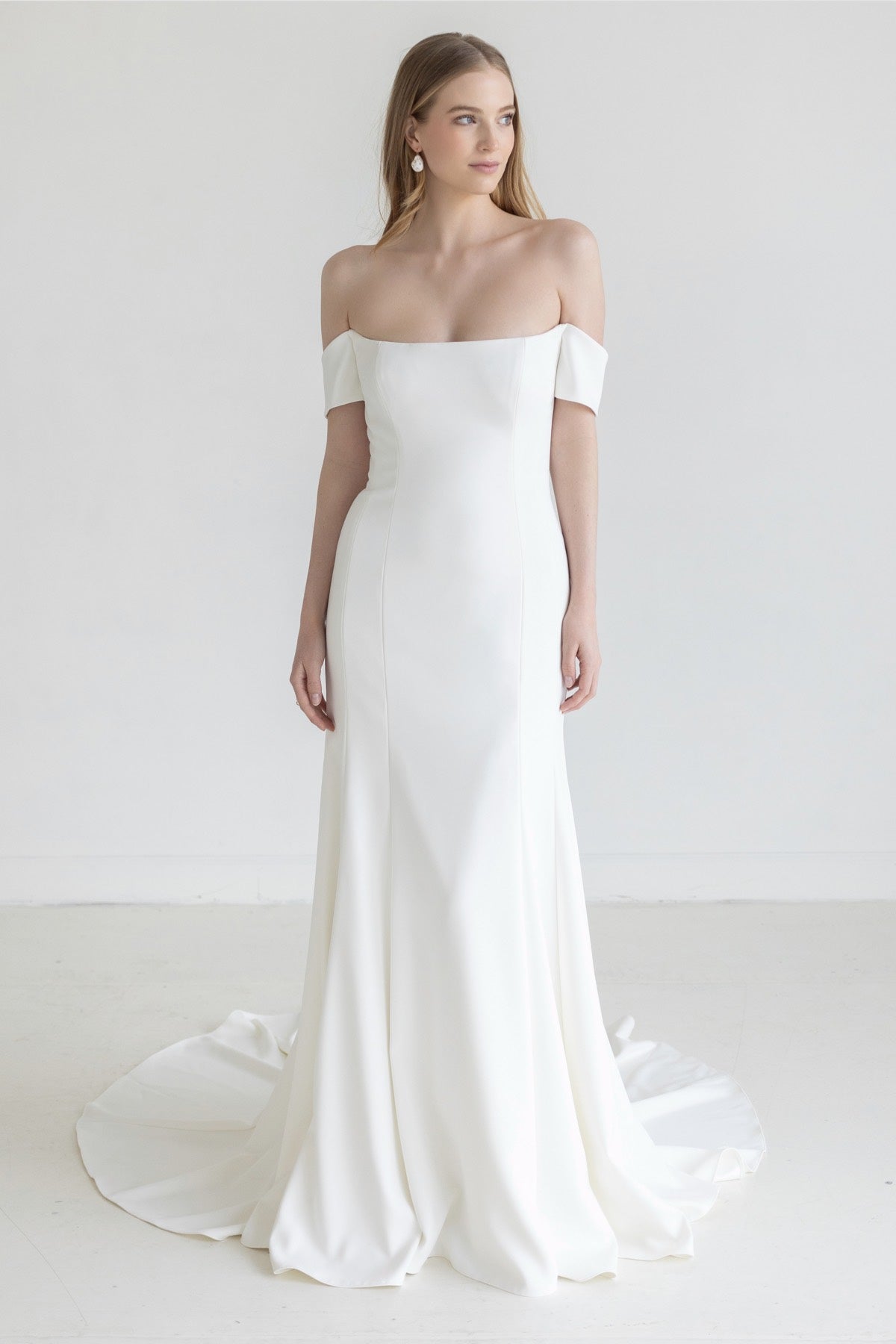 Minimalist Mermaid Wedding Dress