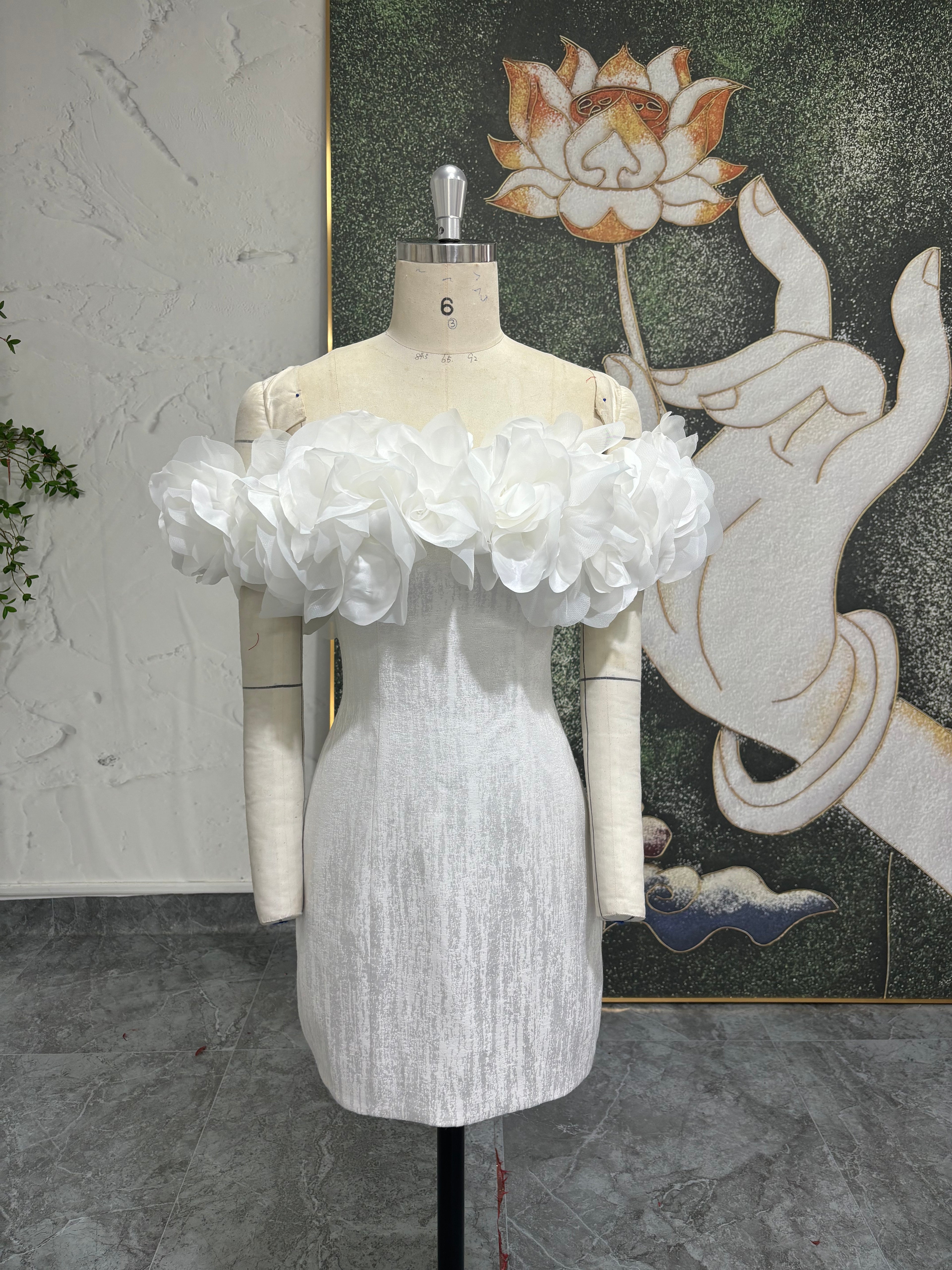 Stereo Petal Off-Shoulder Short Wedding Dress