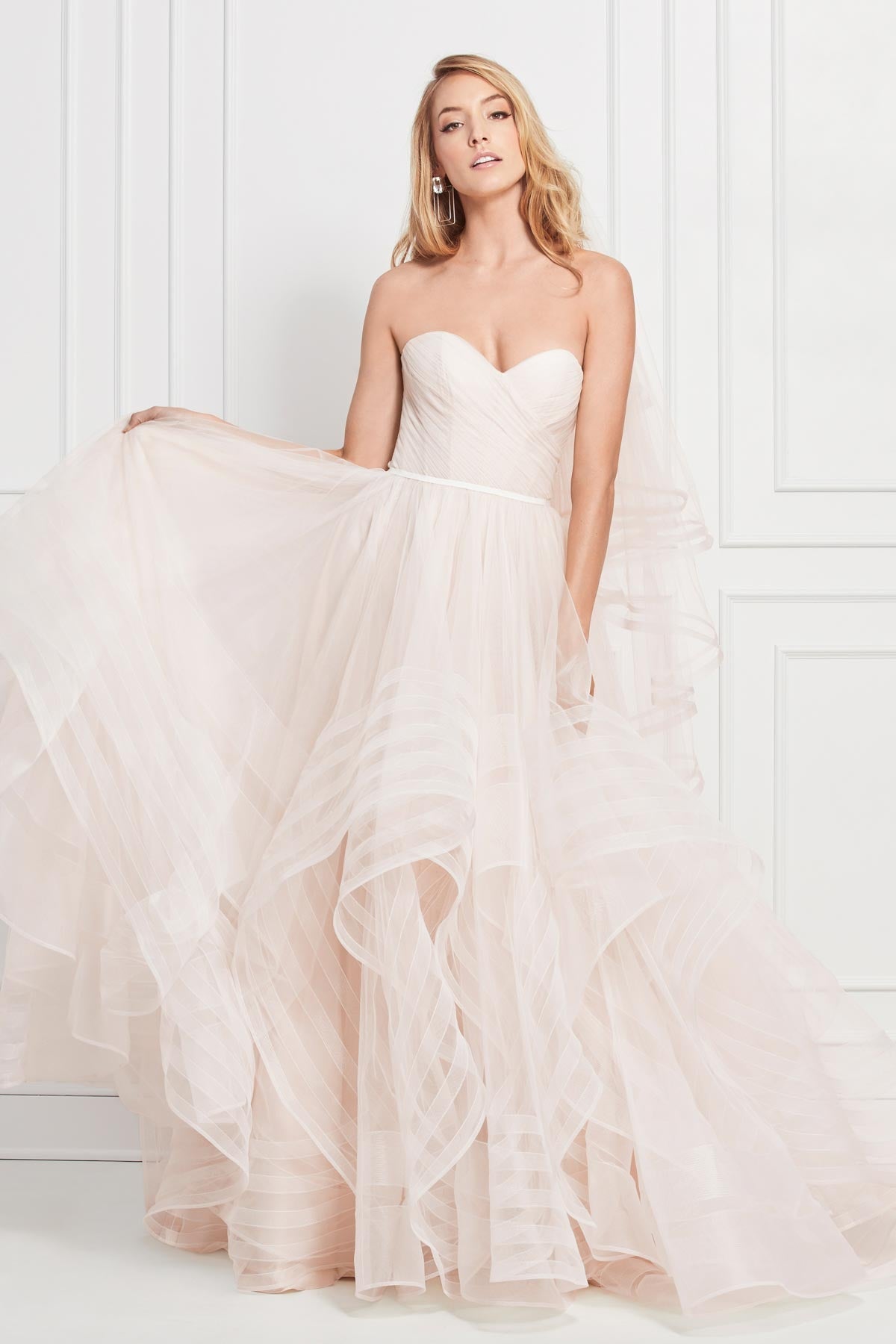 Strapless Cascading Ruffles Floor-Length Tulle Wedding Dress
