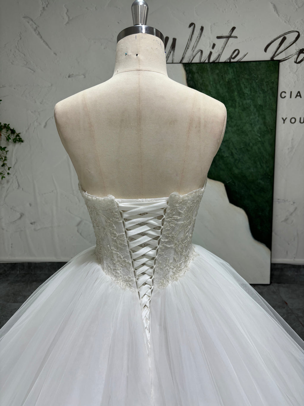 hand-beaded high-quality wedding dress