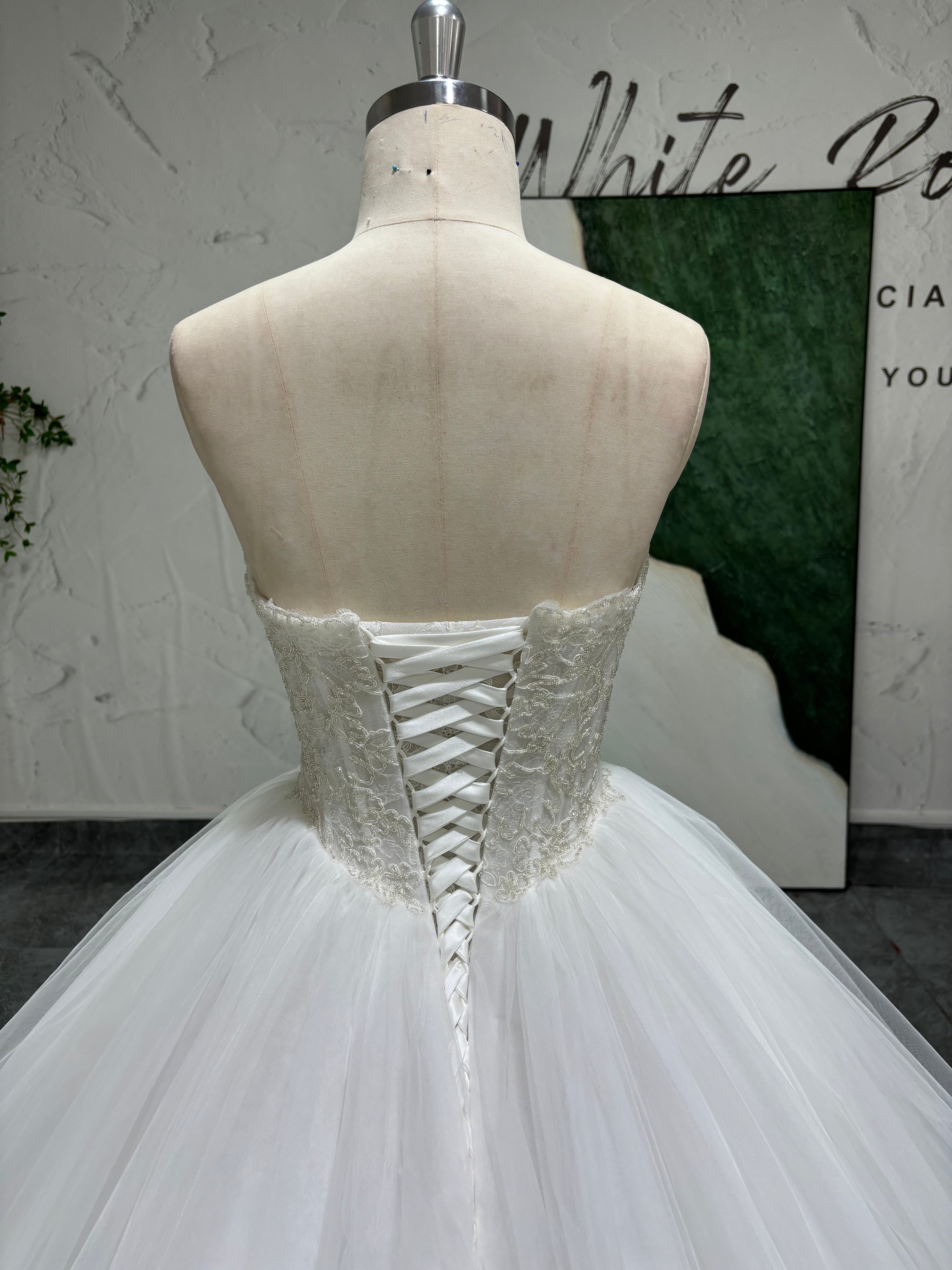 hand-beaded high-quality wedding dress